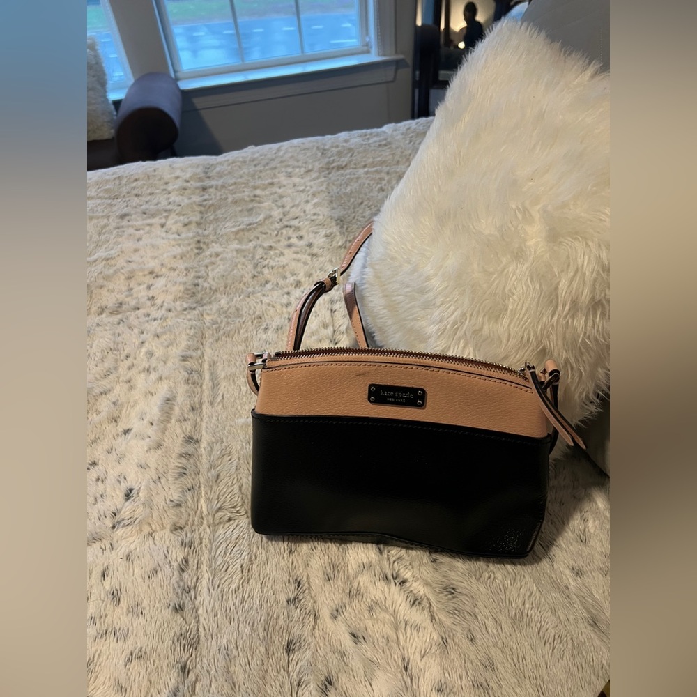 Kate Spade Crossbody - Picture 7 of 9